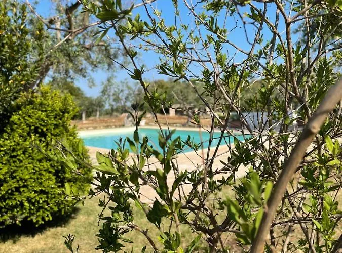 مزرعة للإقامة Masseria I Raffi